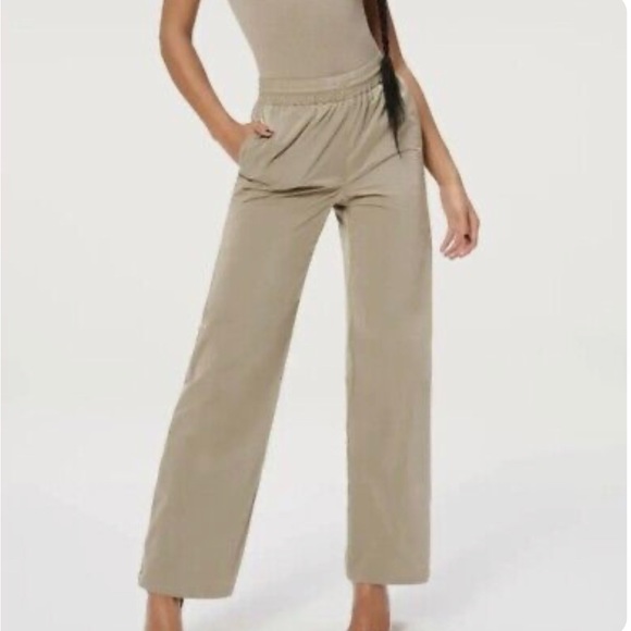 GOOD AMERICAN ESSENTIAL NYLON TRACK SUIT IN BRINDLE SIZE 2 (M) - Picture 5 of 14